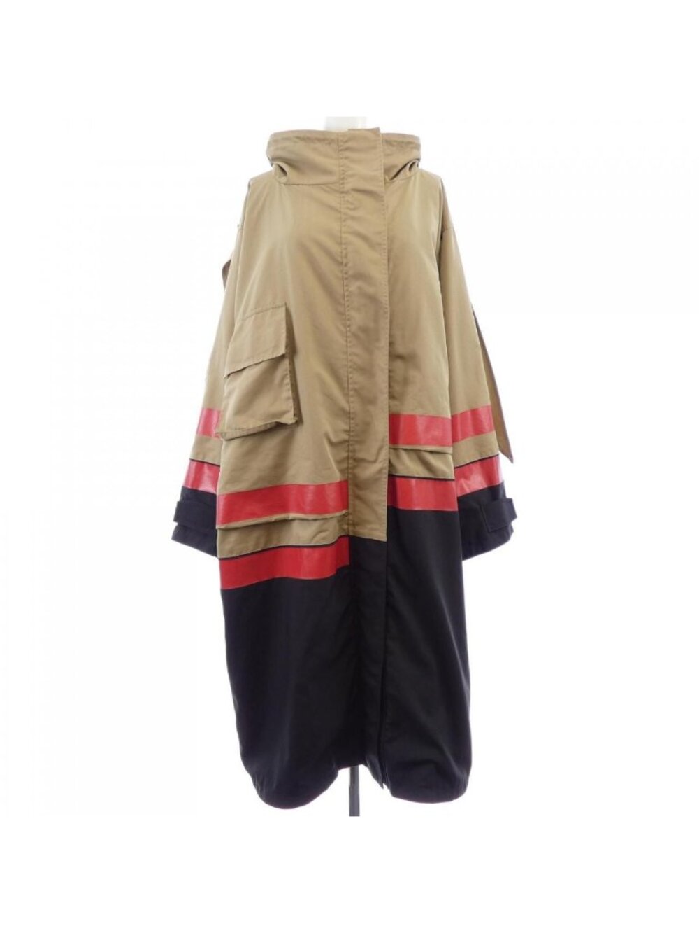 Gucci Coat Beige